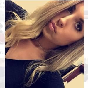 Meet your Posher, Becca